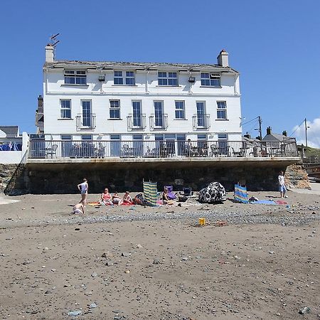 Gwesty Ty Newydd Hotel Абърдарън Екстериор снимка