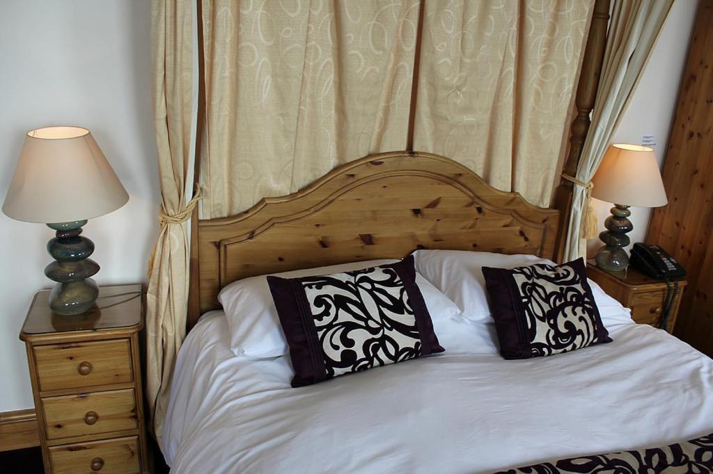 Gwesty Ty Newydd Hotel Абърдарън Стая снимка