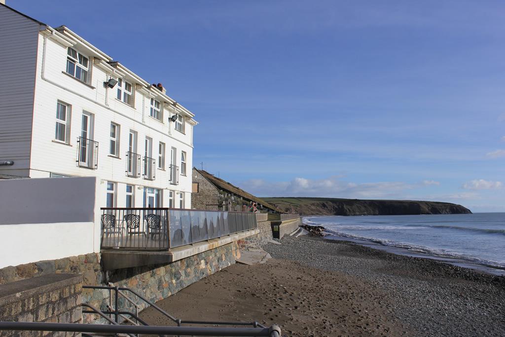 Gwesty Ty Newydd Hotel Абърдарън Екстериор снимка